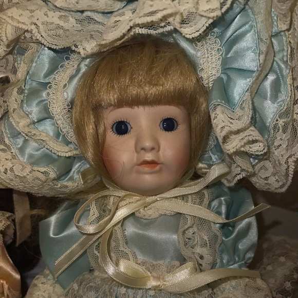 Free with purchase Two Bradley Dolls - Picture 3 of 10